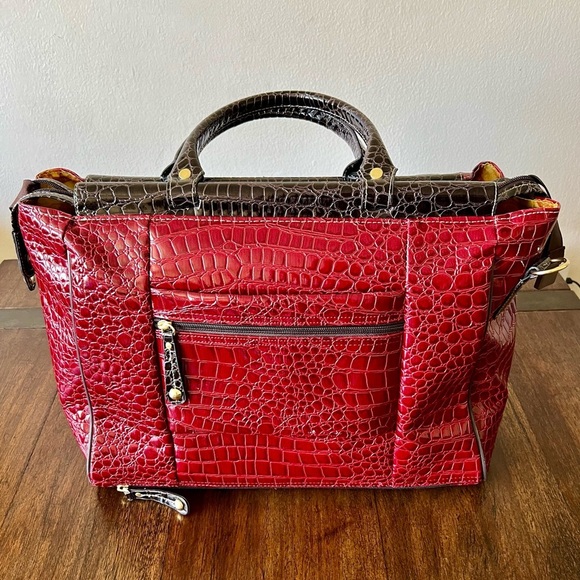 👜 Samantha Brown Burgundy Croco Embossed Overnight Travel Bag 12.5”H x 14”W - Picture 11 of 15